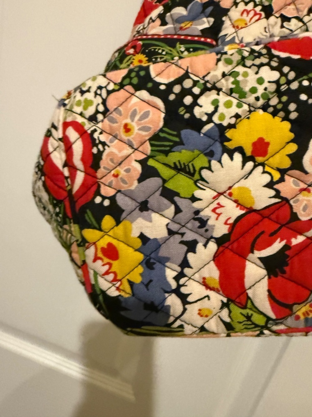 Vera Bradley Poppy Fields pleated floral tote - Picture 2 of 6